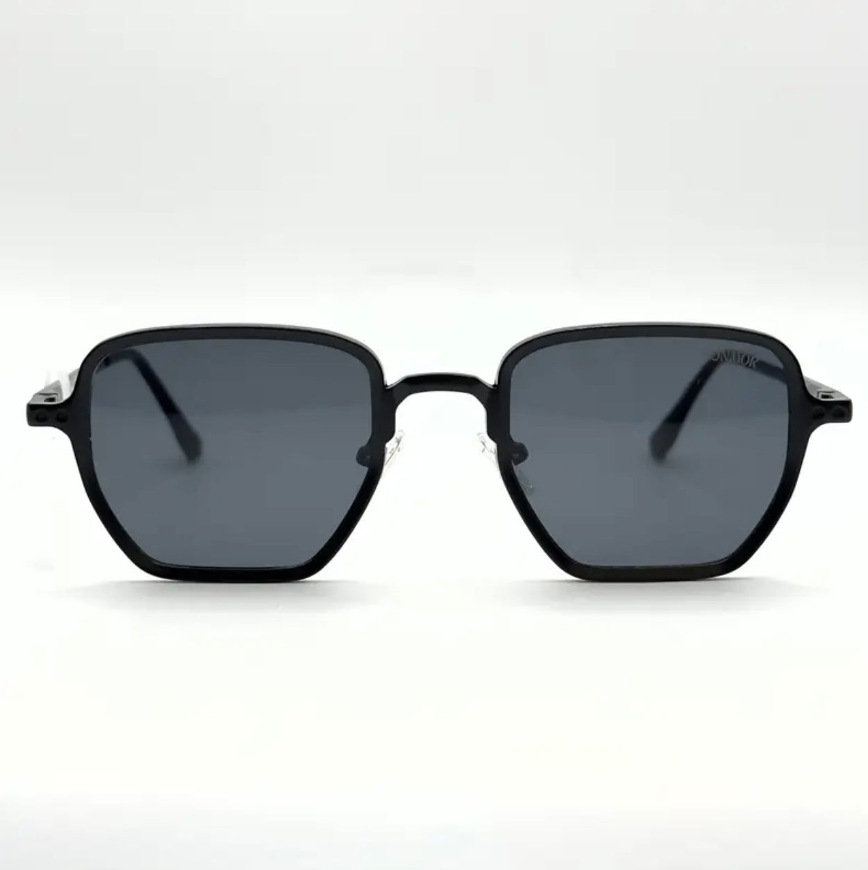 Titan - Midnight Black