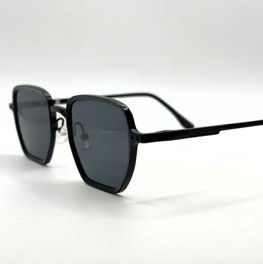 Titan - Midnight Black